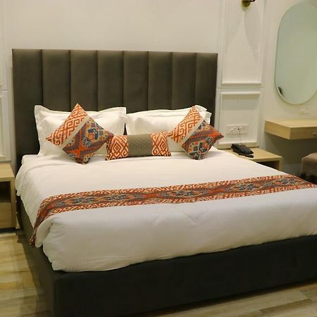 Elegance Regency Hotel Khanna  Eksteriør billede