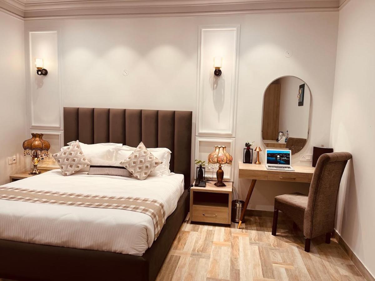 Elegance Regency Hotel Khanna  Eksteriør billede